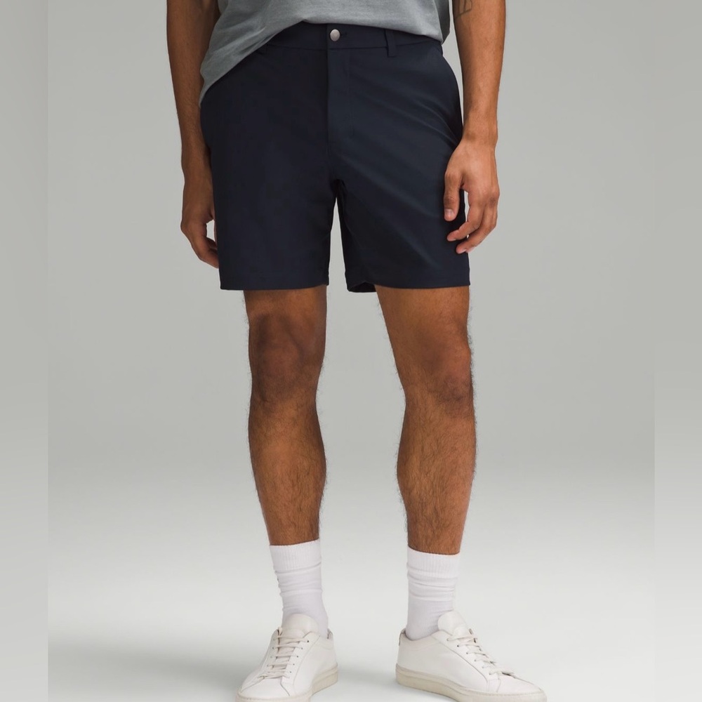 Lululemon classic fit warpstream ABC short